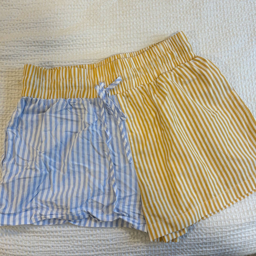 Azura Shorts - Size Medium